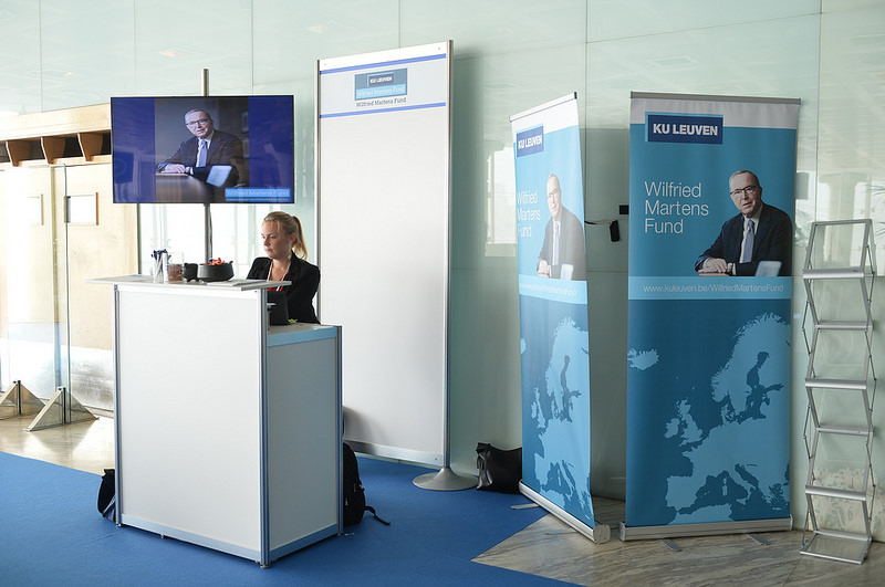 21760388563_f23fc95913_c